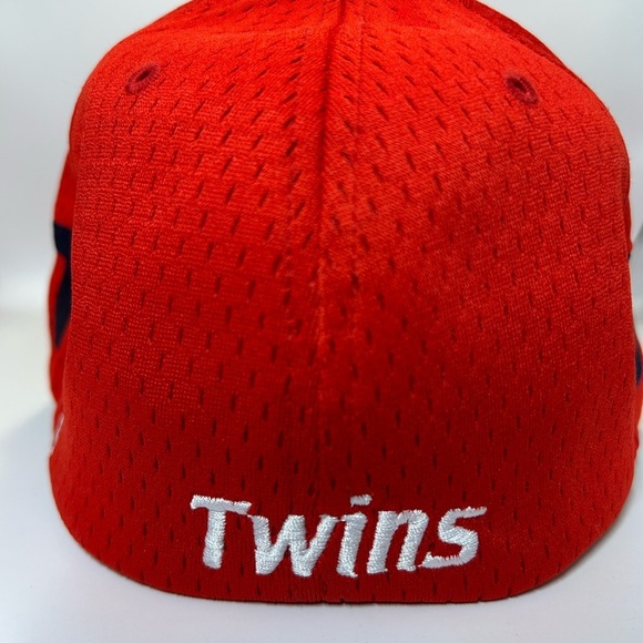 Minnesota Twins ball cap  Lg—XL. Stretch - Picture 4 of 8